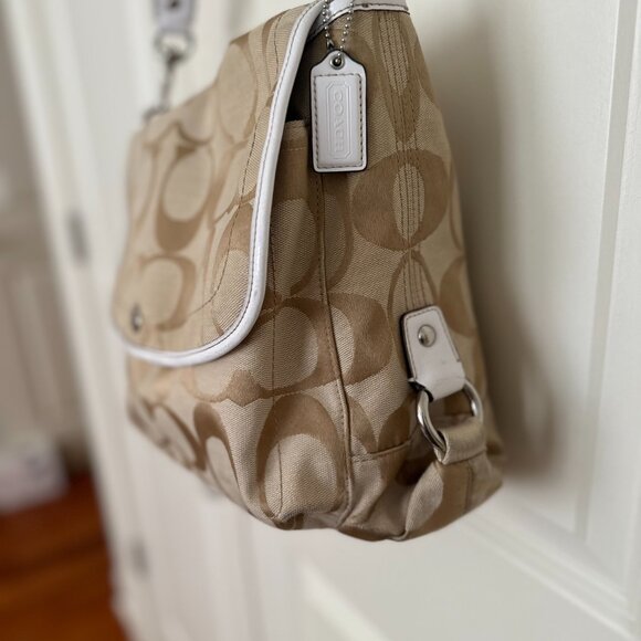 Coach signature Kyra Messenger Bag Crossbody EUC Style #16557 - Picture 3 of 12